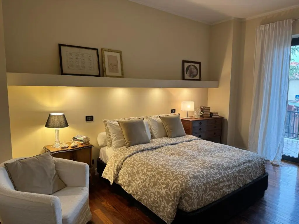 Camera da letto con letto matrimoniale